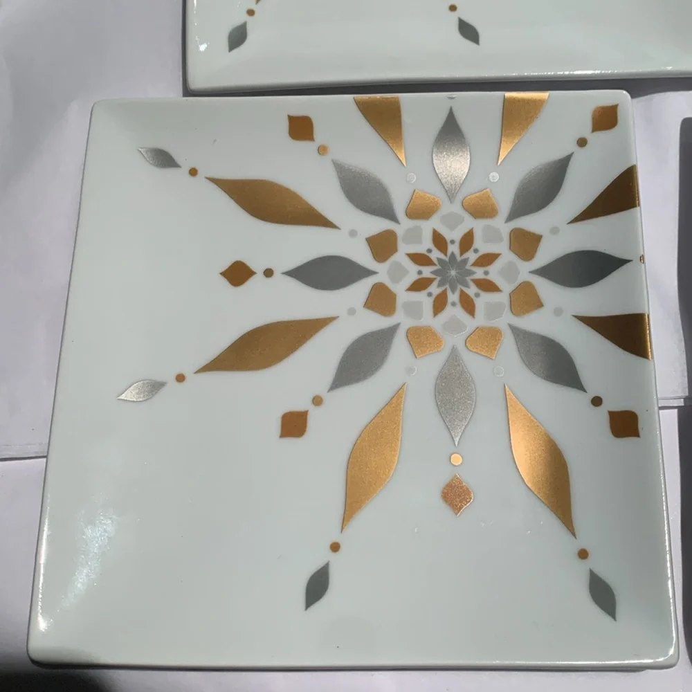 2012 Crate and Barrel Snowflake Design Silver Gold Square Plates Set of 8